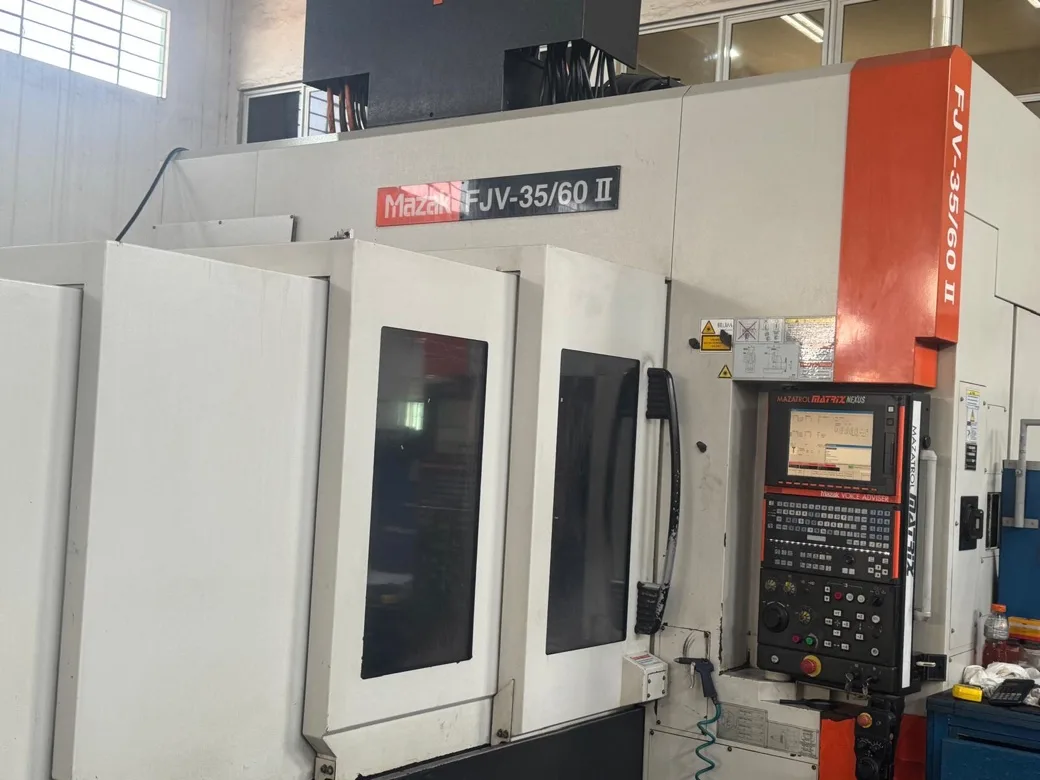 Centro de usinagem MAZAK FJV-35/60 II